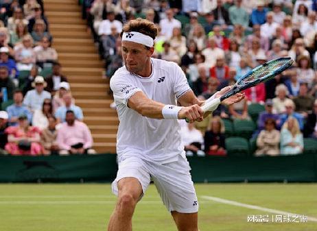 在对阵阿森 在对阵阿森